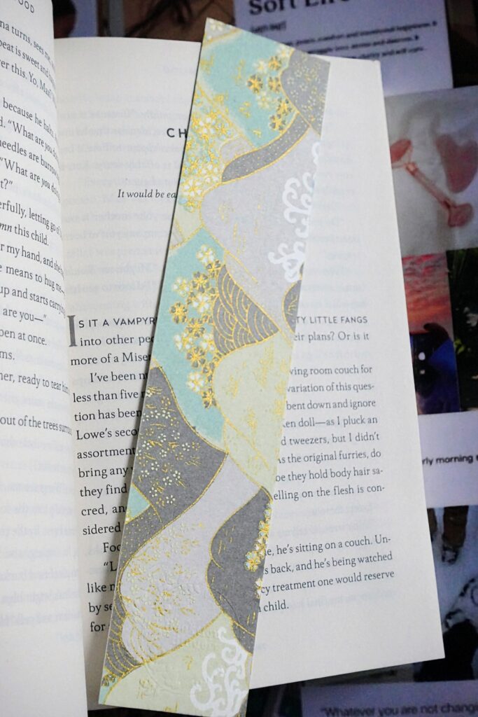 bookmark - green mountains